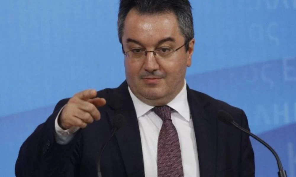 Ανάρτηση Μόσιαλου για το εμβόλιο της AstraZeneca